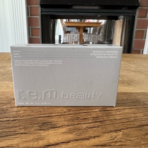 NEW IN BOX r.e.m. Midnight Shadows Eyeshadow Palette ~ Midnight Snack rem - Picture 7 of 14